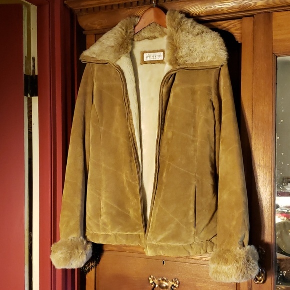 Jones New York Jackets & Blazers - Genuine suede leather fur lined coat